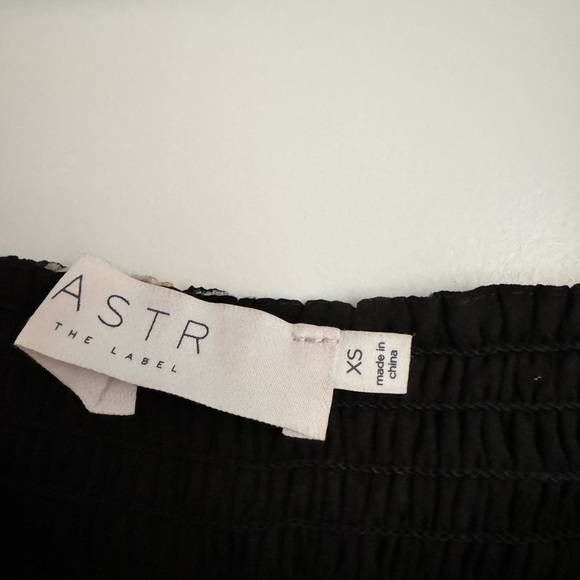 Like new! ASTR Palace Dress - Picture 9 of 9